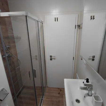 Hurbanova With Garage And Selfcheck-in, Near Tatras Apartment *