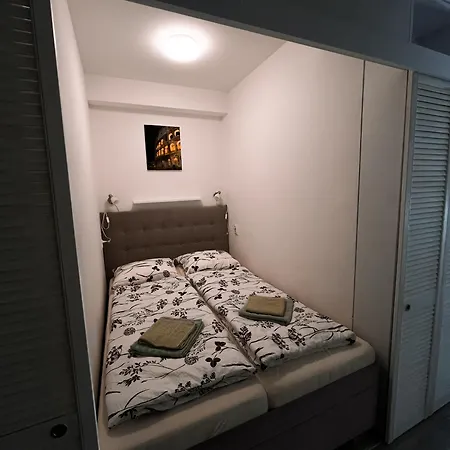 Hurbanova With Garage And Selfcheck-in, Near Tatras Apartment *
