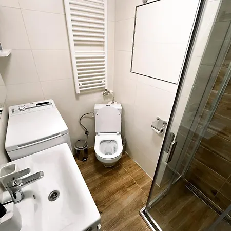 Hurbanova With Garage And Selfcheck-in, Near Tatras Apartment
