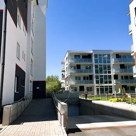 Hurbanova With Garage And Selfcheck-in, Near Tatras Apartment